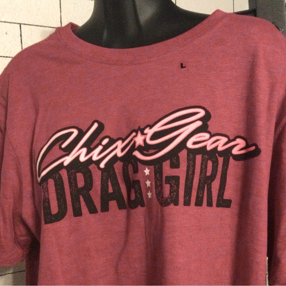 T-shirt for a drag race chixs